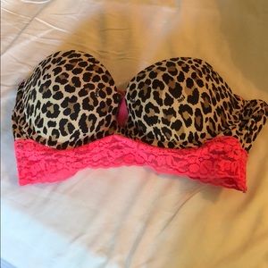 Victoria secret bra.